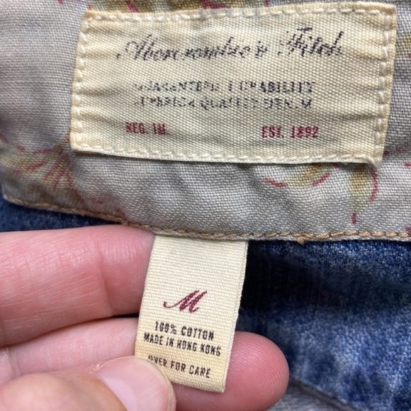 Vintage Abercrombie & Fitch Denim Jean Jacket Size Medium - Picture 4 of 7